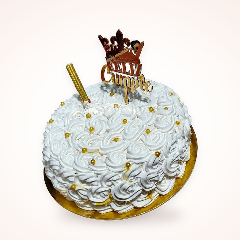 Blanco y dorado: Rosetones blancos con perlas doradas.